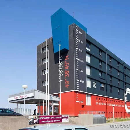 Marine Hotel
